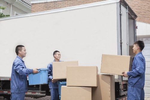 Local moving van service for homes and flats in Carshalton