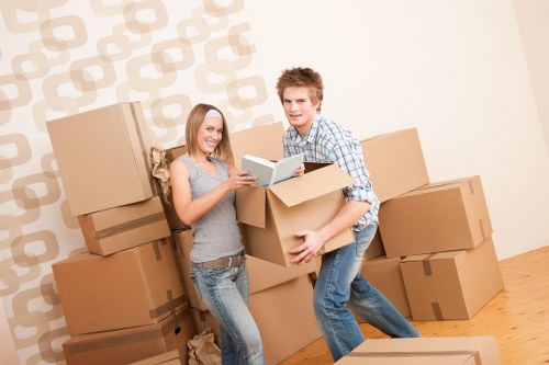 Packing and transport support for a Carshalton house move